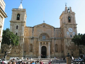 Valletta_Co-Kathedrale_aussen_klein
